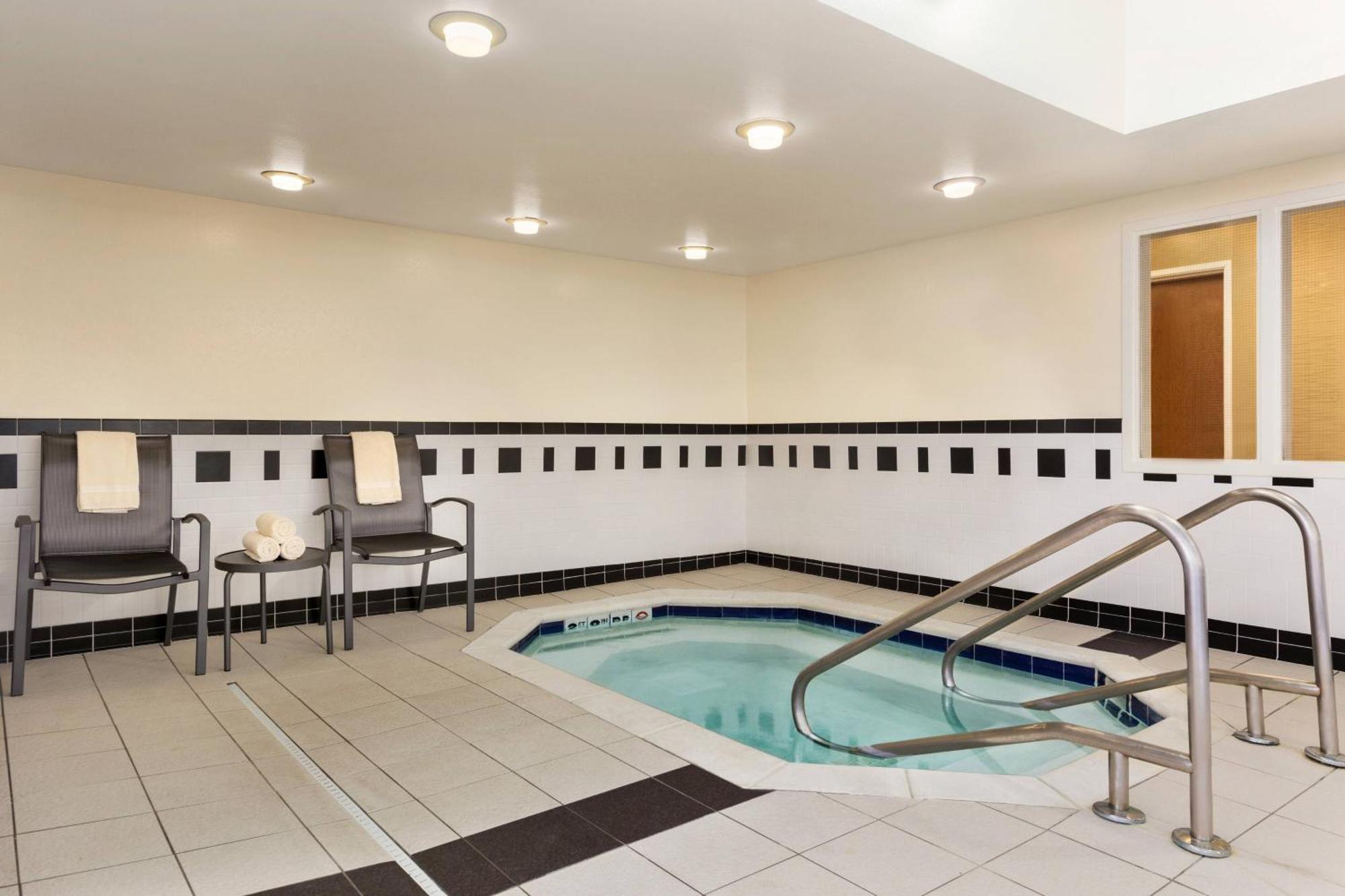 Fairfield Inn & Suites By Marriott Toledo Maumee Exterior foto